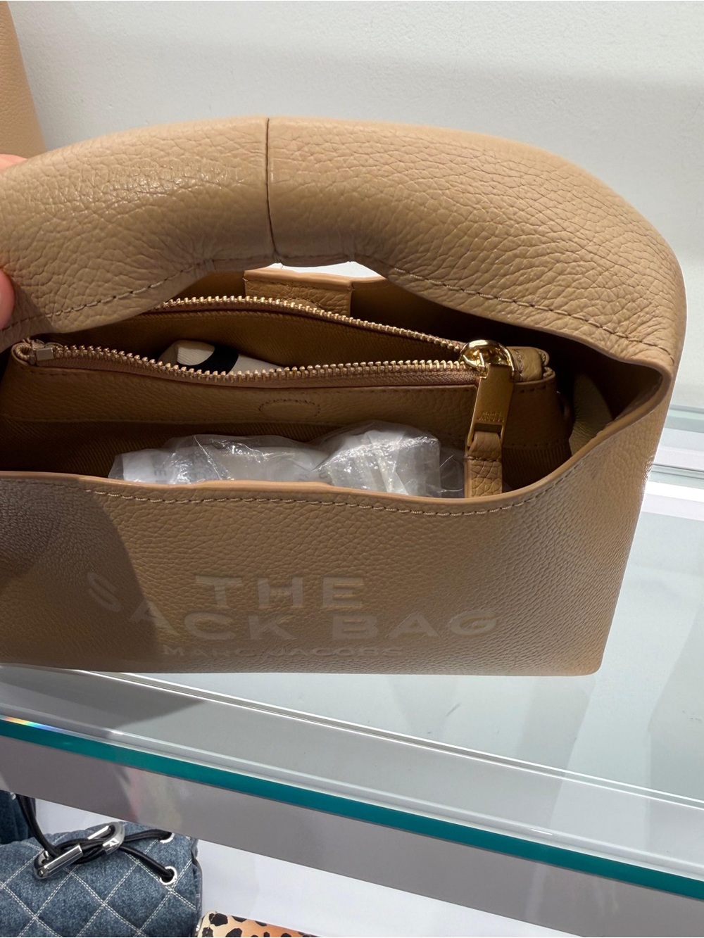 Marc Jacobs The Sack Bag in tan pebble leather - Picture 4 of 15